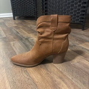 Time and Tru, Tan Ankle Booties, Women’s Size 11